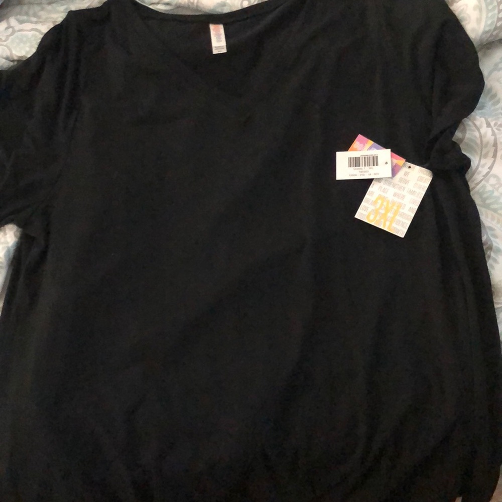 Lularoe cristy tee
